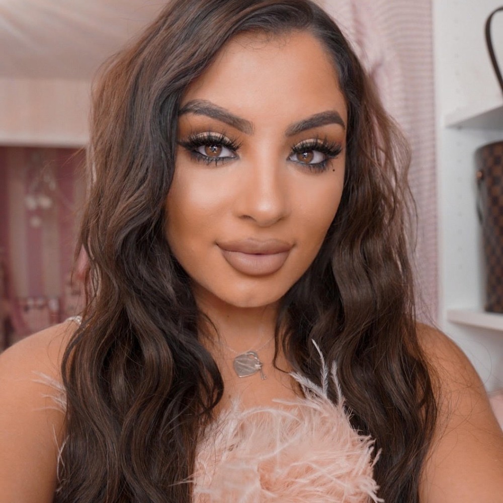 Meet your Posher, Thania